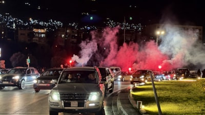 Şam’da YPG’nin fesih açıklamasının ardından kutlama: Emevi Meydanı’nda yoğunluk