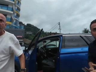 Rize’de trafikte bisikletliye saldırı kamerada: Esnaf müdahale etti