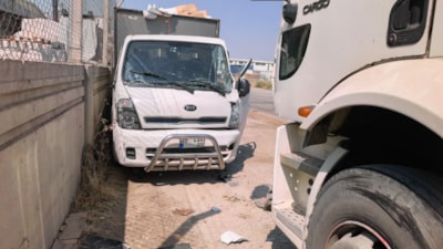 Bursa'da direksiyon başında kalp krizi geçirmesi üzerine kaza yapan sürücü hayatını kaybetti
