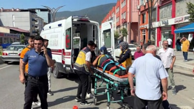Karabük'te yaya geçidinde otomobilin çarptığı yaşlı adam yaralandı