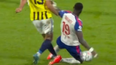 Fenerbahçe, Lyon maçında penaltı bekledi