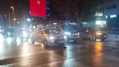 Fenerbahçe'nin zaferi sonrası Bağdat Caddesi'nde büyük coşku