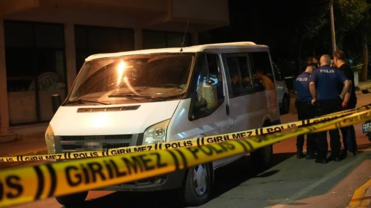 Kocaeli'de husumetli ailelerin kavgasında 1'i ağır 5 kişi yaralandı