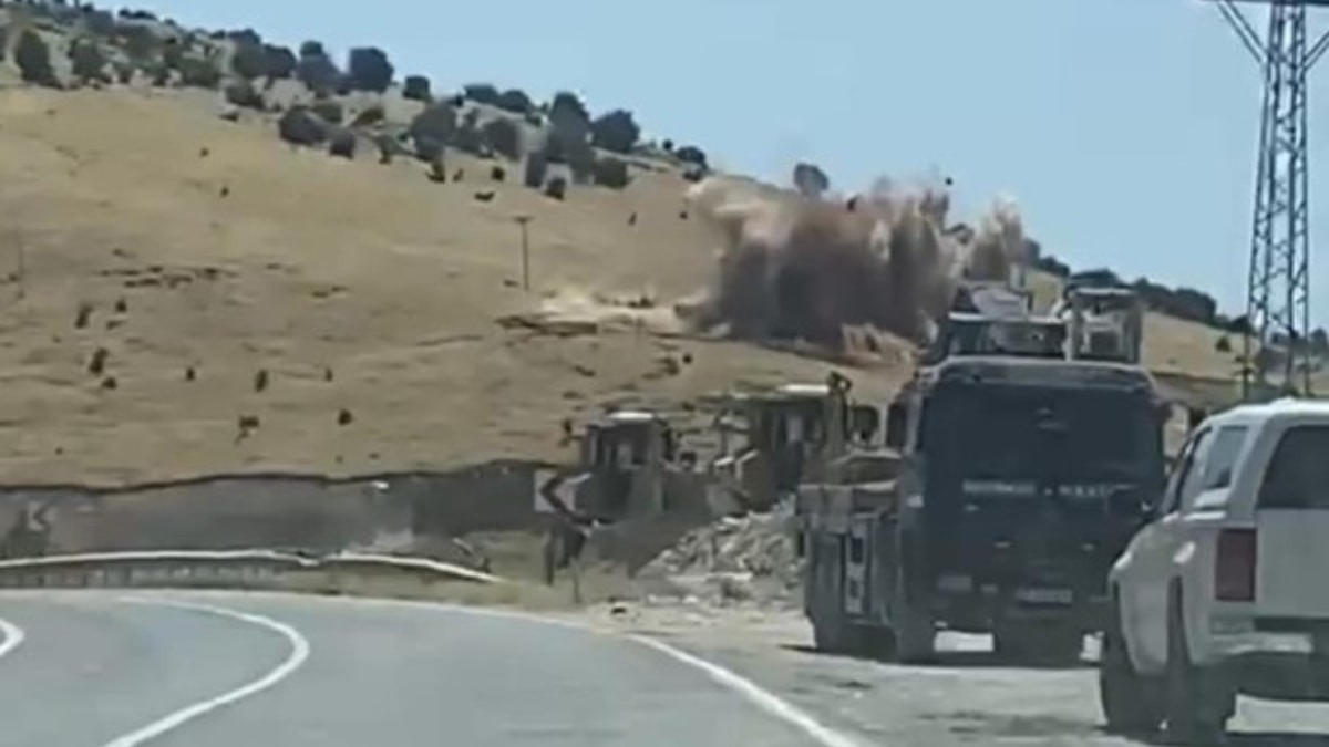 Adıyaman'da kontrollü patlatma sonrası orman yangını