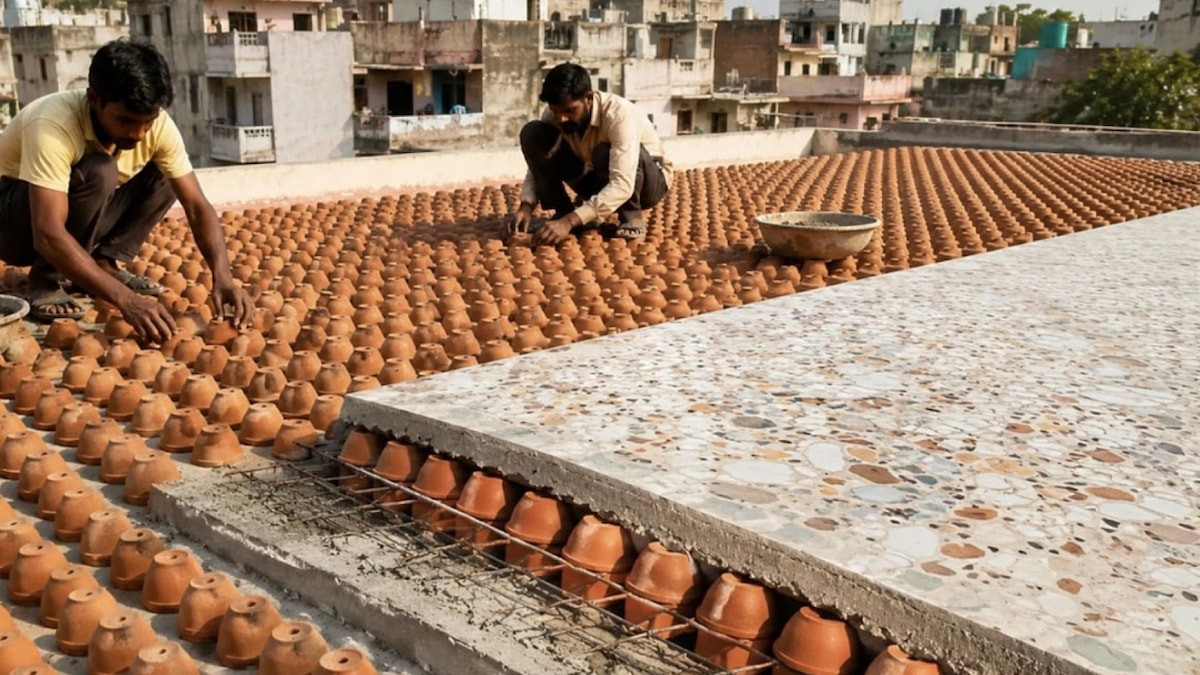 Klima olmadan serinliyorlar: Çatıya 7 bin bardak dizip evi buz gibi yaptılar