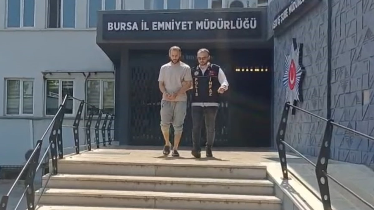 Bursa'da çatıdan çatıya kaçmaya çalışırken yakalandı