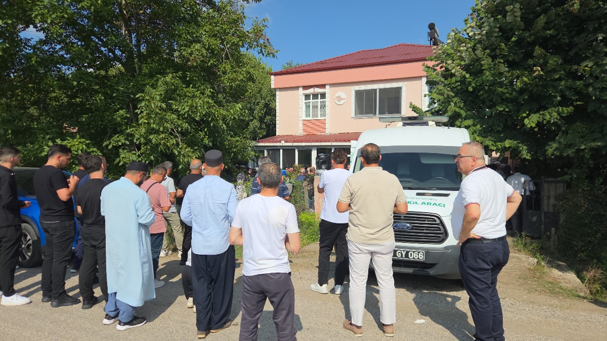 Samsun'da bisiklet sürerken otomobilin çarptığı kız son yolculuğuna uğurlandı