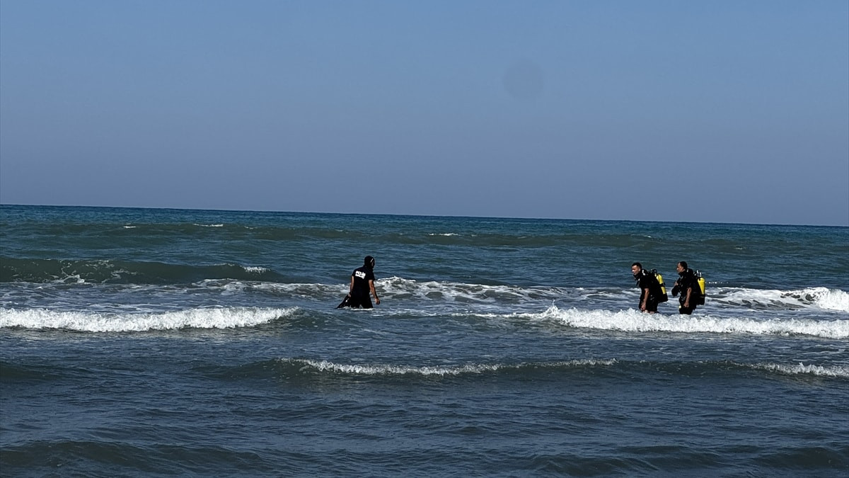 Samsun'da denize giren 8 kişi akıntıya kapıldı