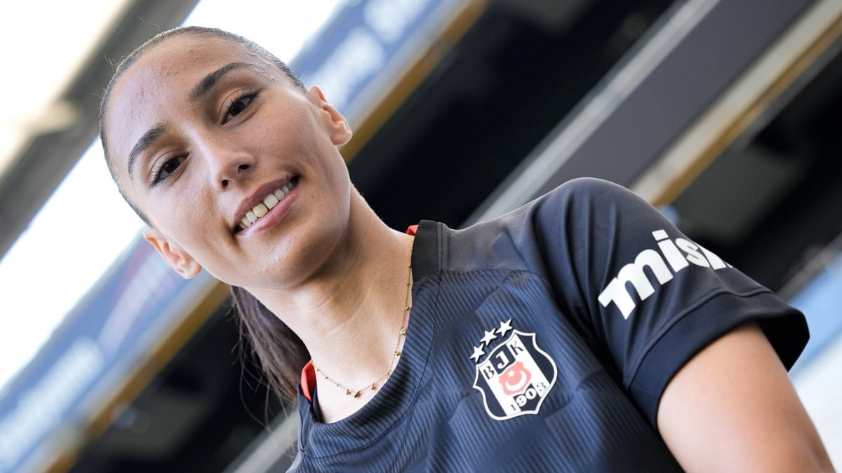Beşiktaş, Amira Ould Braham'ı transfer etti