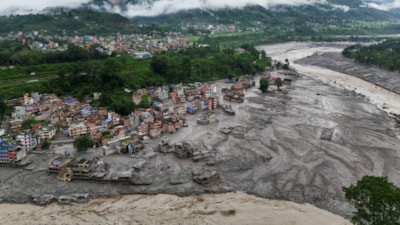 Tibet'te 5 büyüklüğünde deprem sonrası sel alarmı