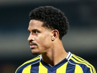 Jayden Oosterwolde'nin transferi iptal oldu: Fenerbahçe'ye geri dönüyor!