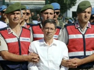 FETÖ hükümlüsü Kemal Batmaz'ın kızı Esma Batmaz gözaltında