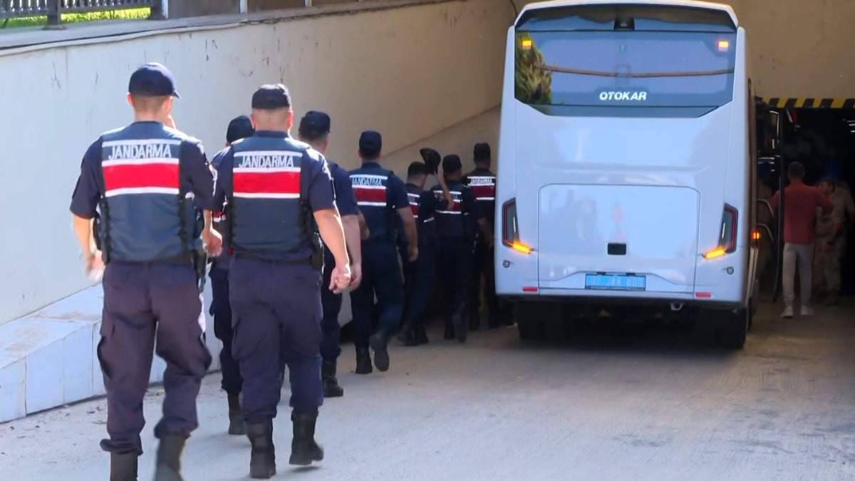 Antalya'da Hazine taşınmazları soruşturmasında 21 şüpheli adliyede