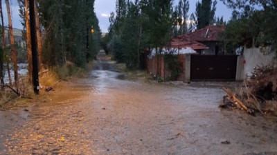 Çorum'da kuvvetli sağanak hayatı olumsuz etkiledi