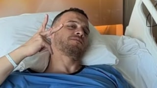 Oyuncu Kerem Bürsin ameliyat oldu! Hastane odasından paylaştı