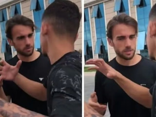 Yunus Akgün kartal pençesi yapan taraftara sert tepki gösterdi