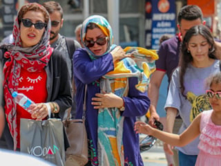 Van, eğlence arayan İranlı turistlerin uğrak noktası haline geldi