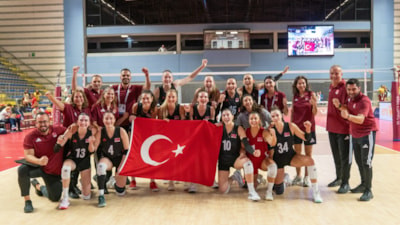 Akdeniz Oyunları'nda Kadın Milli Voleybol Takımı finale çıktı