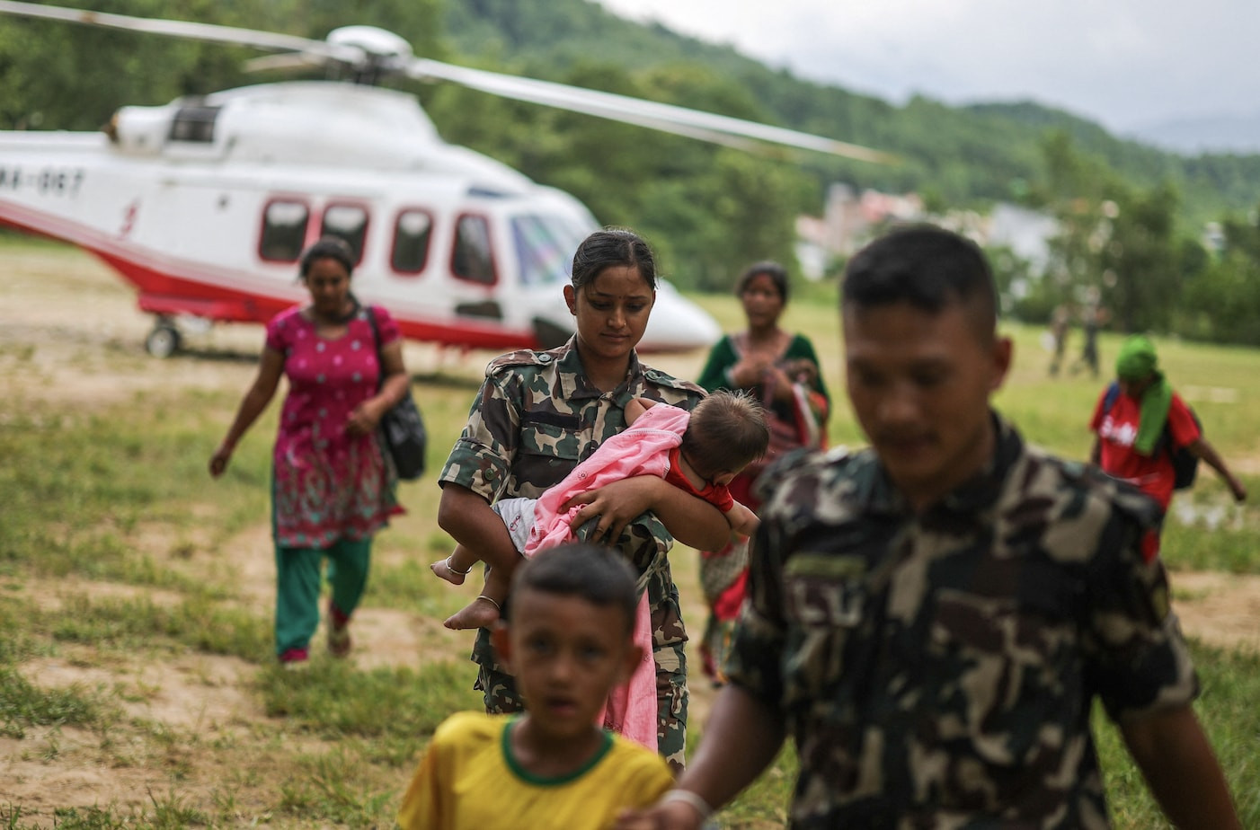 Nepal'deki yıkıcı sellerin ardından yaşananlar - Resim 14