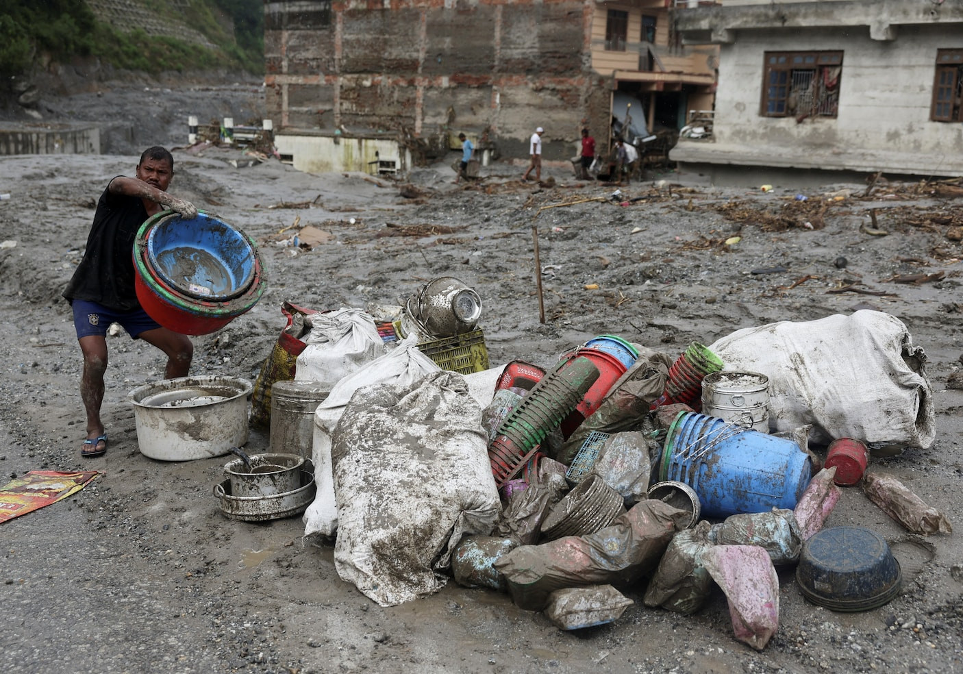 Nepal'deki yıkıcı sellerin ardından yaşananlar - Resim 17