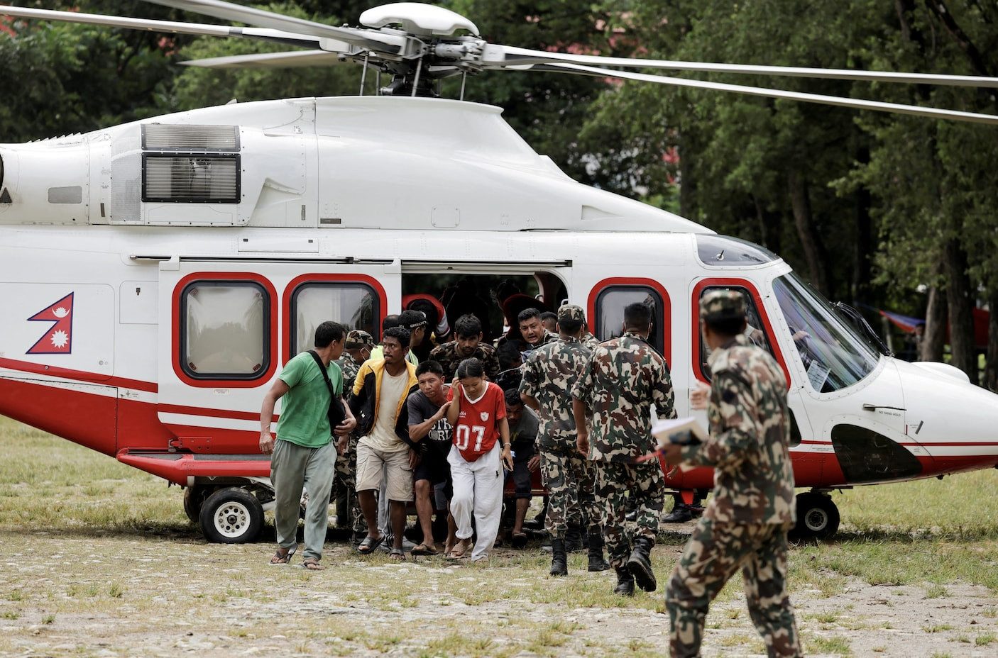 Nepal'deki yıkıcı sellerin ardından yaşananlar - Resim 27