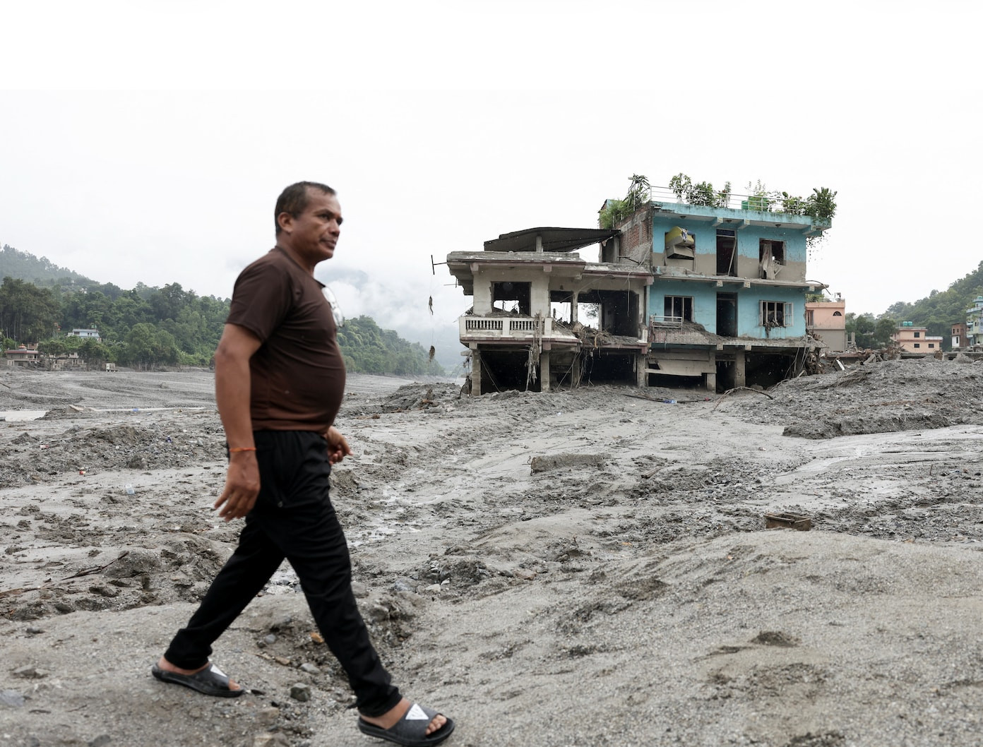 Nepal'deki yıkıcı sellerin ardından yaşananlar - Resim 29