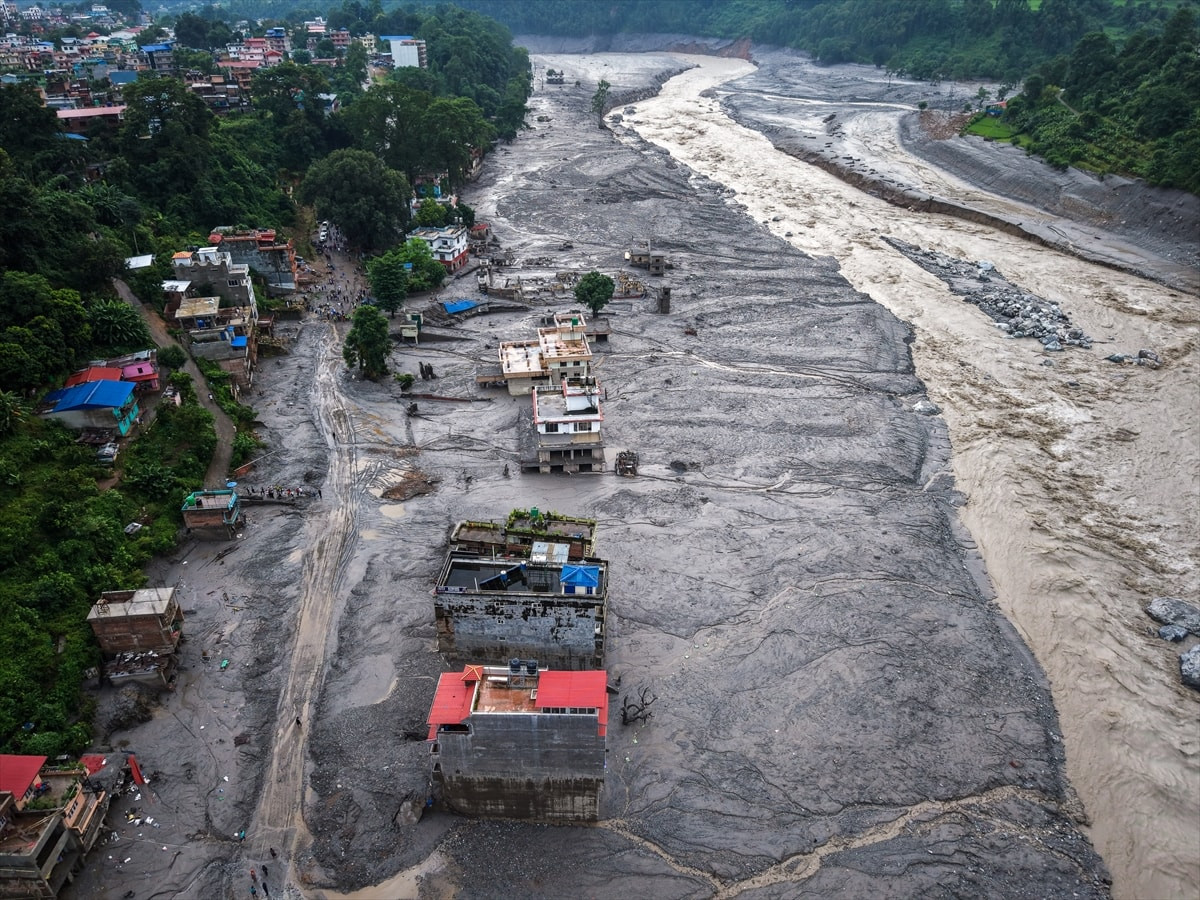 Nepal'deki yıkıcı sellerin ardından yaşananlar - Resim 36