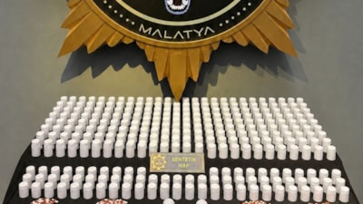 Malatya’da 14 bin 900 sentetik ecza hapı ele geçirildi