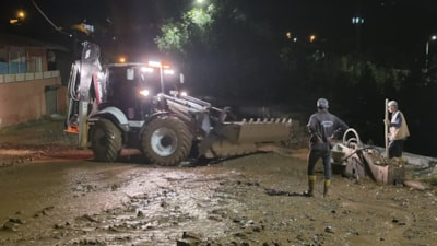 Erzincan'da sağanak taşkın ve su baskınlarına neden oldu
