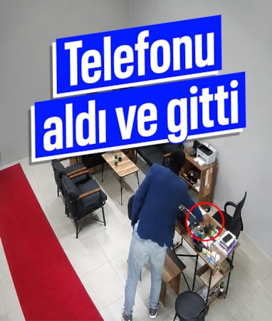 Bursa'da tamirhaneye girip masadaki cep telefonunu çaldı: O anlar kamerada