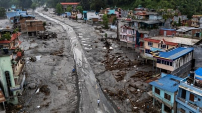 Nepal'deki selde hayatını kaybedenlerin sayısı 734'e çıktı