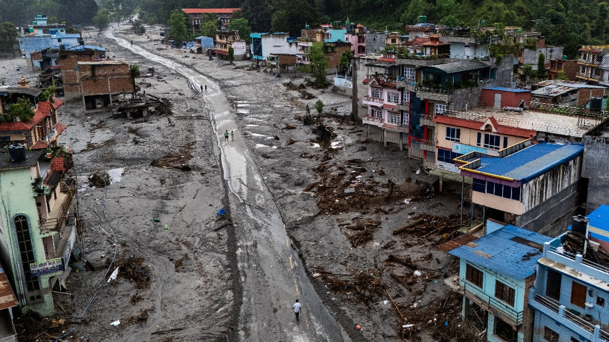 Nepal'deki selde hayatını kaybedenlerin sayısı 734'e çıktı