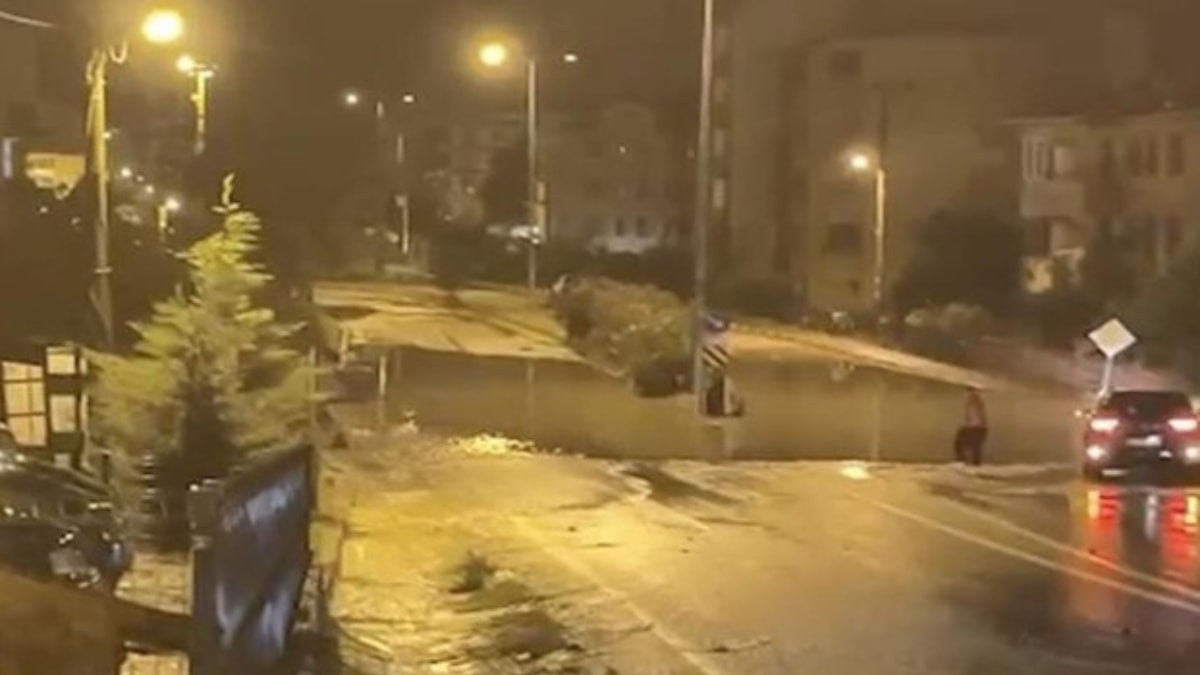 Kastamonu'da kuvvetli sağanak, Cide'yi su altında bıraktı