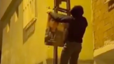 Diyarbakır'da sokaklara terör örgütü mensuplarının posterlerinin asılması üzerine 4 gözaltı