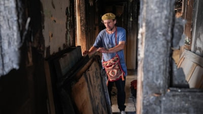 Kasımpaşa SK'dan maç sırasında evi yanan ressama destek