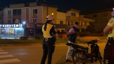 Bursa'da ehliyetsiz motosikletli 92 bin TL’lik cezayı duyunca "Kolay gelsin" deyip, gitti