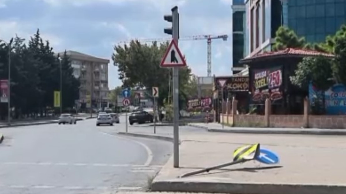 Beylikdüzü'nde kırmızı ışık ihlali kazaya neden oldu