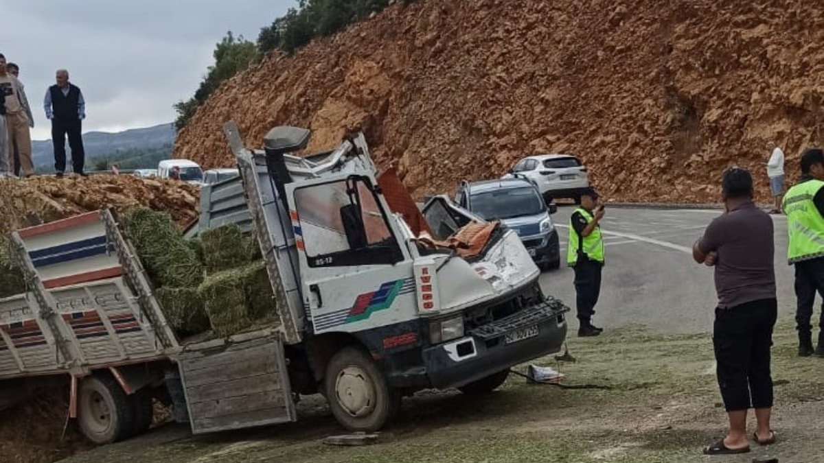 Karaman'da devrilen kamyonette 1 kişi hayatını kaybetti
