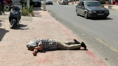 Sakarya'da alkollü şahıs ekiplere 'ben mevtayım' diyerek direndi