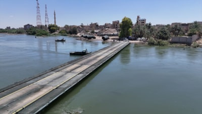 TSK ve Suriye ordusunun iş birliğiyle Fırat Nehri'ne yüzer köprü kuruldu