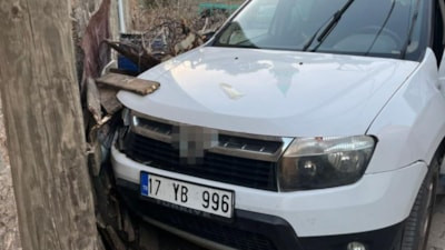 Çanakkale'de duvara çarpan cipin sürücüsü öldü