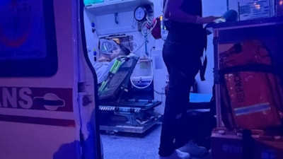 Bartın'da 1 kat aşağıya kayan asansörde kalan şahıs korkudan bayıldı