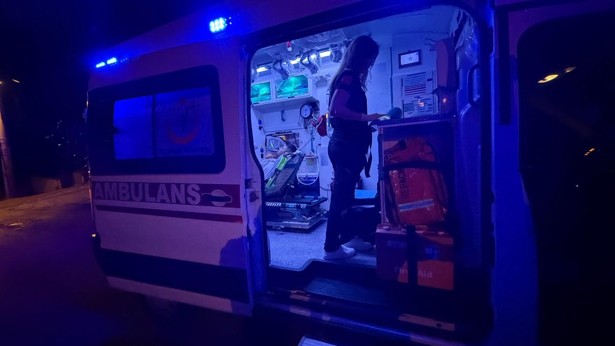 Bartın'da asansör kaydı: Korkudan bayıldı