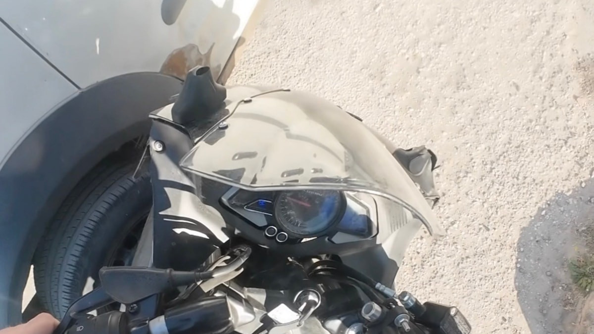 Eskişehir'de motosikletini otoparktan alan genç, 5 dakika sonra yine kaza yaptı