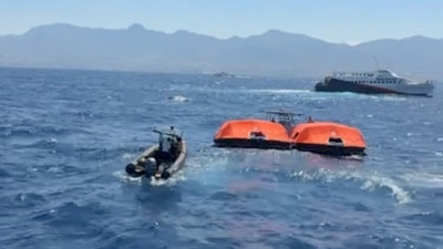 Girne açıklarında yolcu gemisi faciası: 20 dakikada alabora, 8 ölü, 20 kayıp