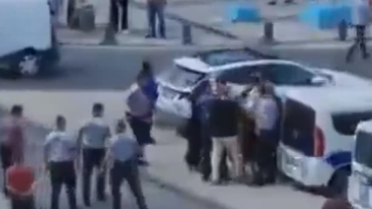 Büyük İstanbul Otogarı'nda 3 kişiyi darbeden taksici ve arkadaşı yakalandı