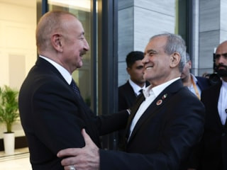 İlham Aliyev ve İran Cumhurbaşkanı Pezeşkiyan Bişkek’te bir araya geldi