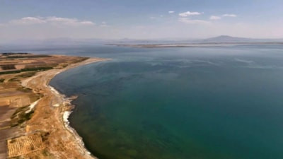 Van Gölü'nde yağışlara rağmen kuraklık alarmı sürüyor