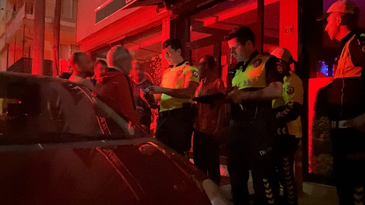 Bursa'da alkollü şahıslar polis memurlarını çileden çıkarttı