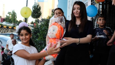 Adana'da 12'nci kattan düşüp hayatta kaldı